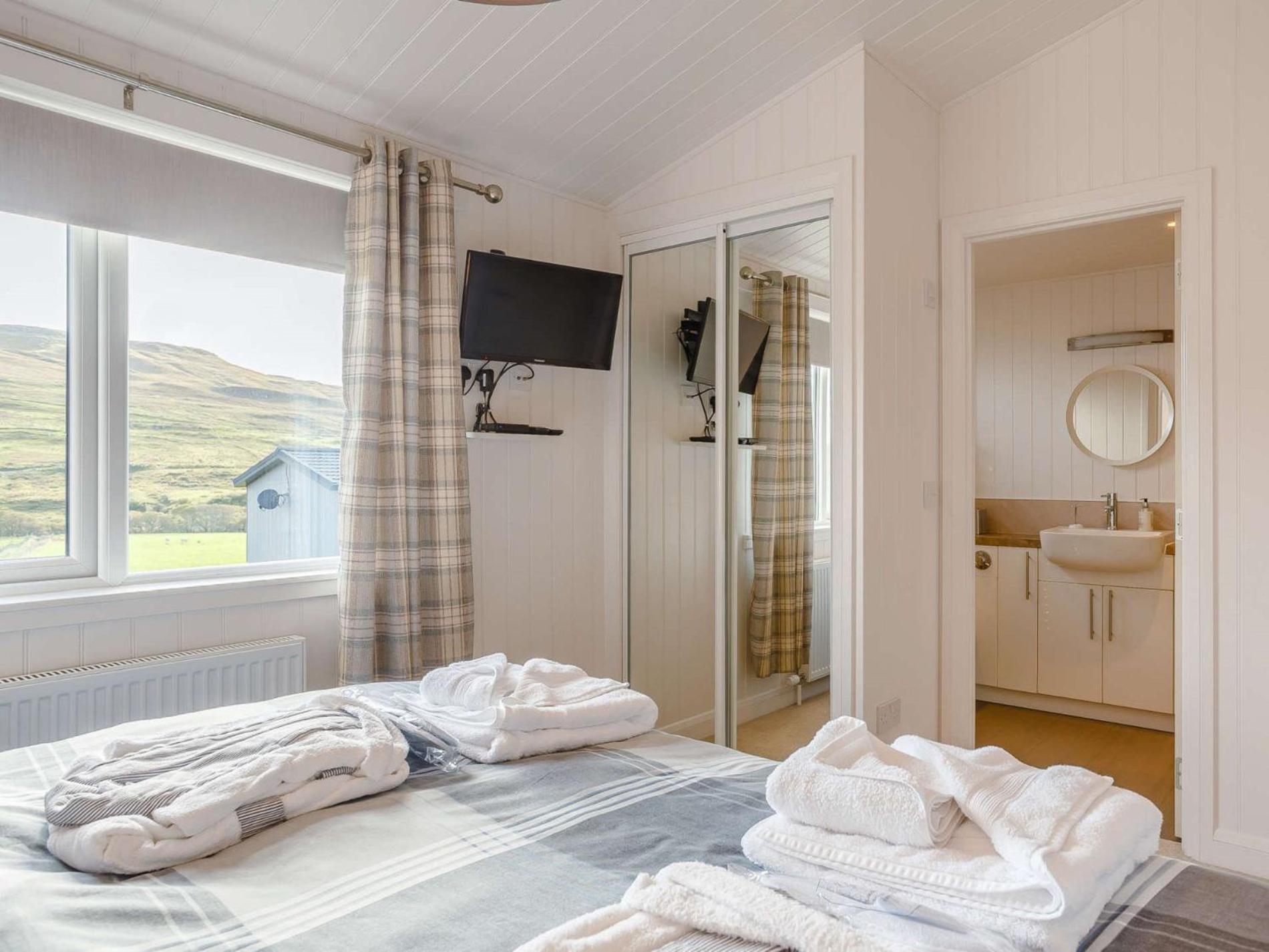 2 Bed In Isle Of Skye 75068 Holiday home